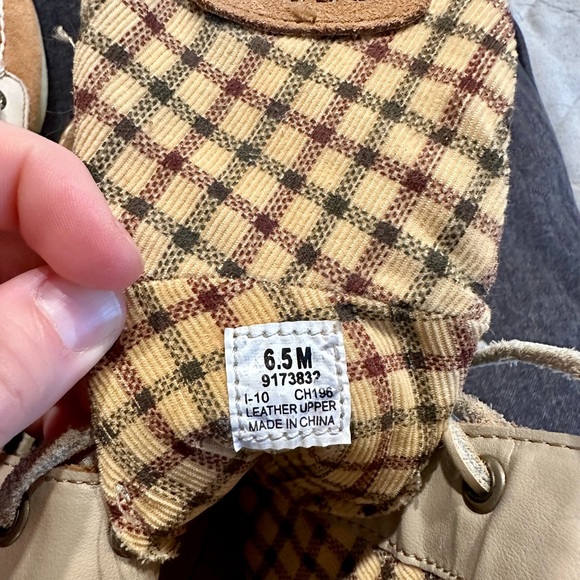 Sperry boat shoes with a high top twist! - Picture 4 of 5